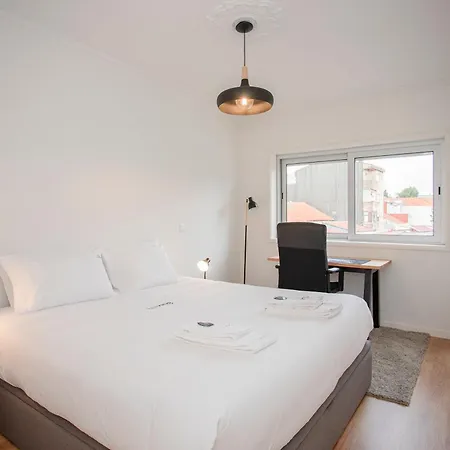 Liiiving In - Modern Design - Kids Friendly Apartment Porto