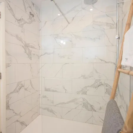 Liiiving In - Modern Design - Kids Friendly * Porto