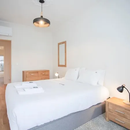Liiiving In - Modern Design - Kids Friendly Lejlighed Porto