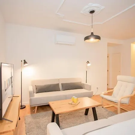 Liiiving In - Modern Design - Kids Friendly