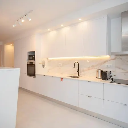 아파트 Liiiving In - Modern Design - Kids Friendly