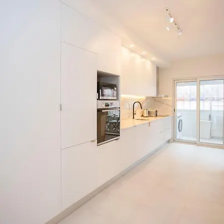 Liiiving In - Modern Design - Kids Friendly