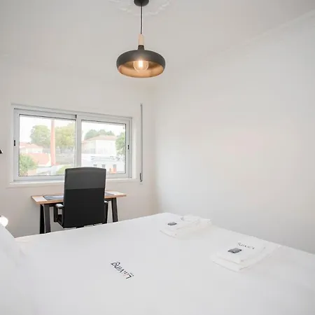 Liiiving In - Modern Design - Kids Friendly *
