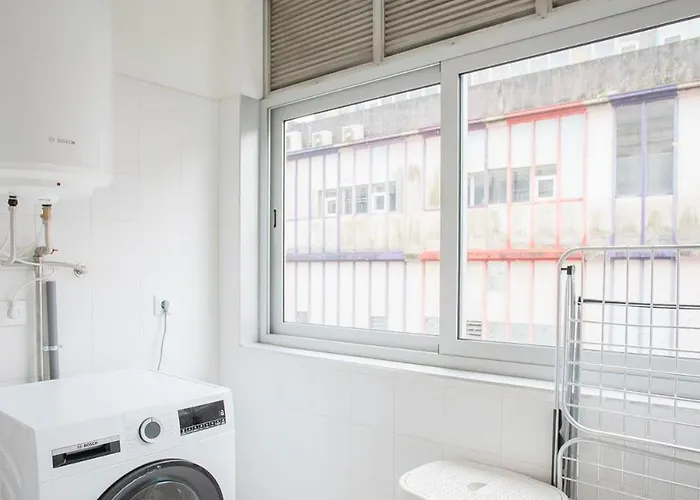 Liiiving In - Modern Design - Kids Friendly *