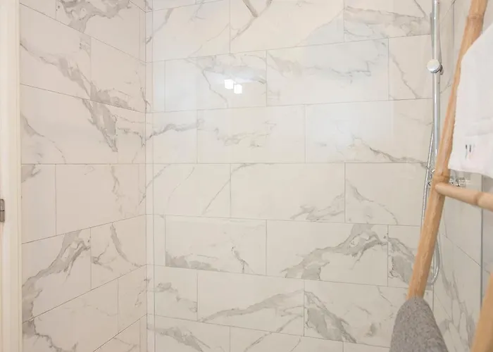 Liiiving In - Modern Design - Kids Friendly