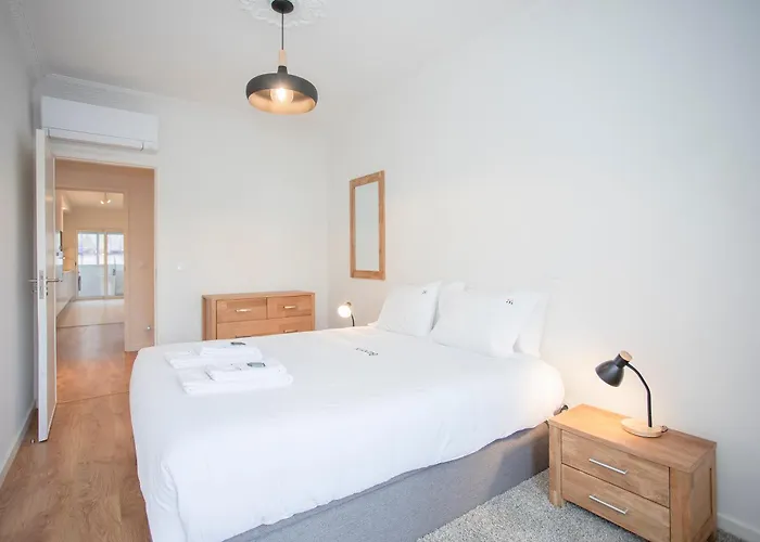 Liiiving In - Modern Design - Kids Friendly *