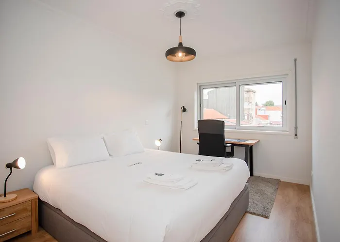 Liiiving In - Modern Design - Kids Friendly Apartment