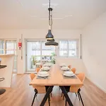 Liiiving In - Modern Design - Kids Friendly * Porto