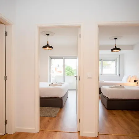 Liiiving In - Modern Design - Kids Friendly * פורטו