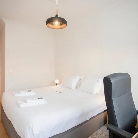 Liiiving In - Modern Design