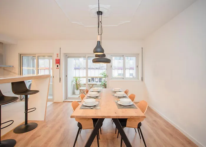 Liiiving In - Modern Design - Kids Friendly * Порту